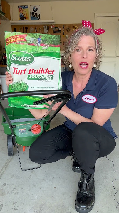 HOW TO FERTILIZE YOUR BERMUDA GRASS WITH A SCOTTS ROTARY SPREADER // Do This 4 Times Per Year!