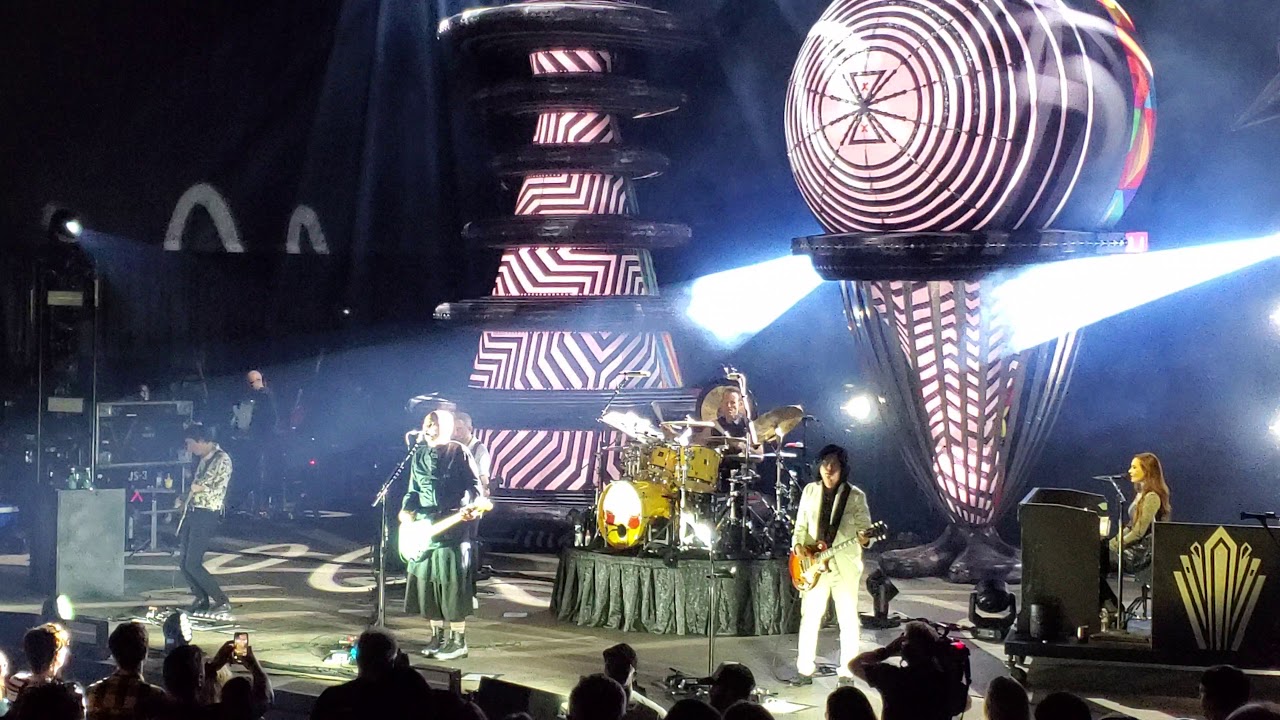 smashing pumpkins tour shoreline amphitheatre