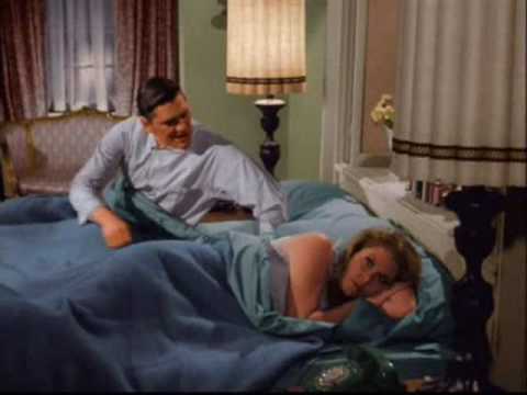 Sam and Darrin arn't talking - Bewitched