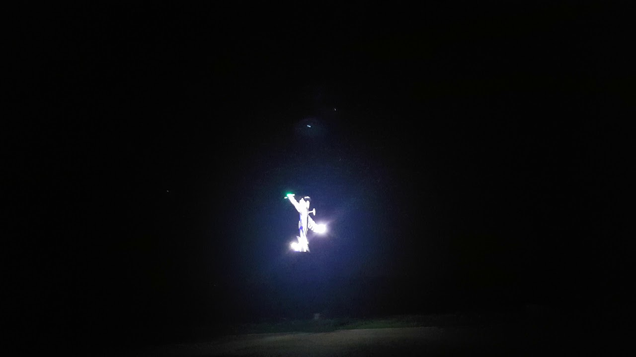 Dennis Gutowsky Krill Extra 330 sc 35% Nightflight at Horizon Airmeet 2018