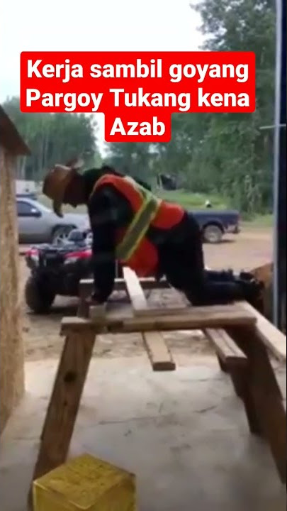 Tukang kena Azab, kerja sambil pargoy #shorts #tukang #gokil #hiburan #lucu #ngakak #pargoy #kuli