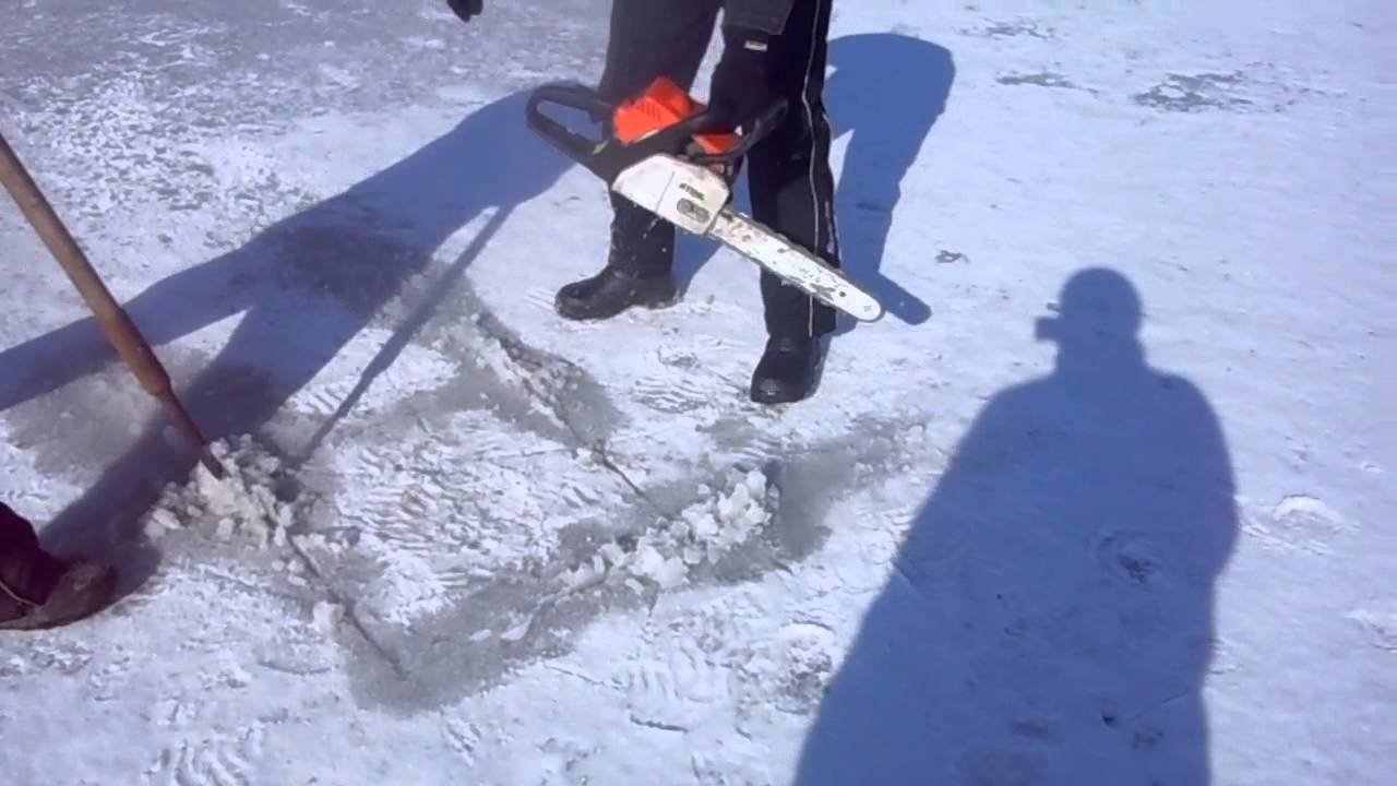 приспособление для пиления льда. бензопила для резки льда штиль. пиление льда бензопилой. как пилить лед бензопилой. мотопила для льда.