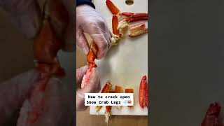 How to crack open Snow Crab Legs❄️🦀 screenshot 5