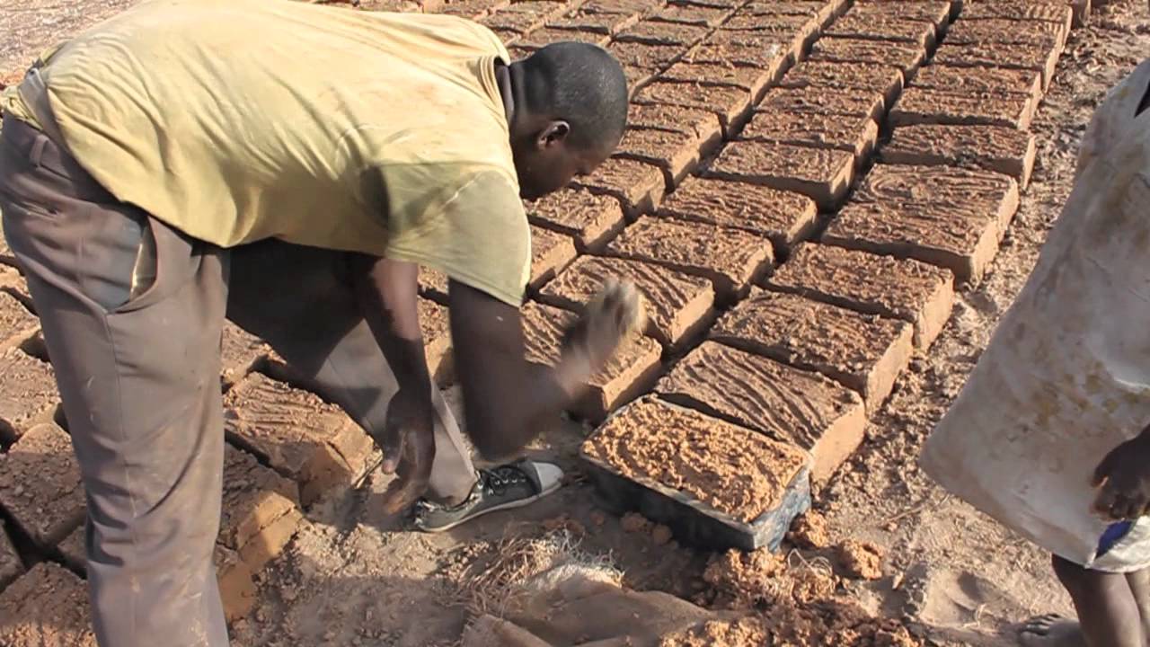 Making a house out of mud bricks. (Real life minecraft) - Smarter Every Day 18