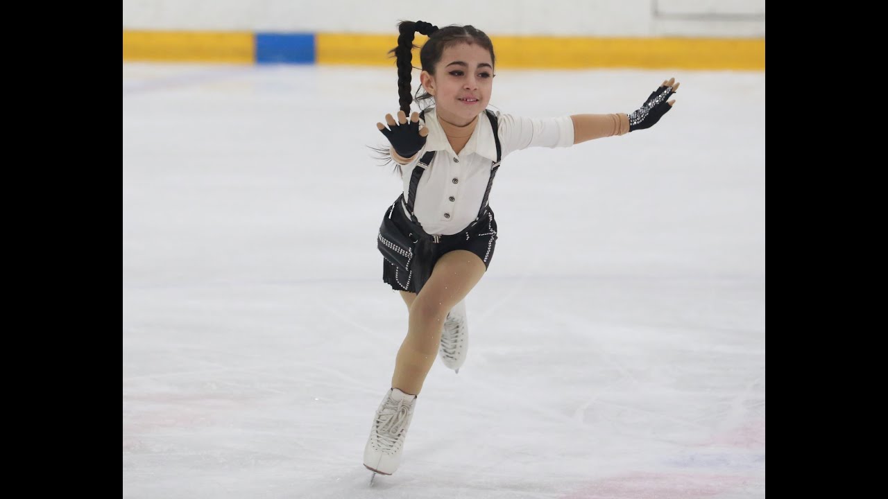 Тренировка фигуристов продолжалась 1 час 45 минут. Аксель фигурное катание девочка. Аксель фигурное катание Ульяновск. Тесты на третий юношеский фигурное катание. 3 Юношеский фигурное катание Красноярск.