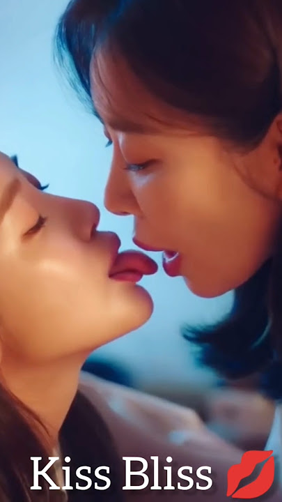 Girls Kiss | Japanese Lesbian Kissing 💋 #shorts #girls #kiss