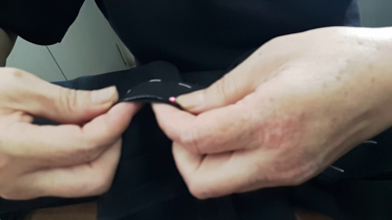 อ.ภาณี ตอนการเข้าปกเสื้อไทยจิตรลดา