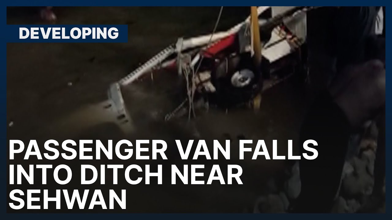 Passenger Van Falls Into Ditch Near Sehwan In Sindh | Developing | Dawn News English