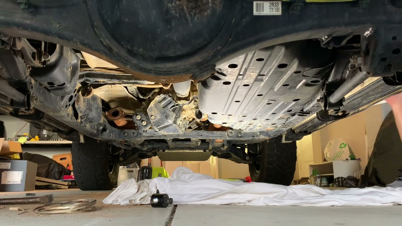 Stock vs DPF back exhaust sound check LC200 Diesel 4.5 twin turbo V8