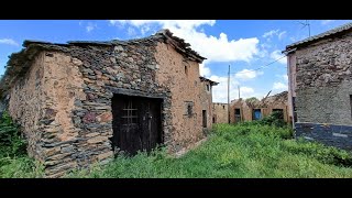 SERRACÍN, pueblo de arquitectura negra