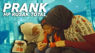 PRANK DI MALL HP MUNTAZ RUSAK TOTAL **DIA NANGIS**