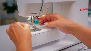 Threading the sewing machine and winding the bobbin – first steps with the BERNINA 335 and 325