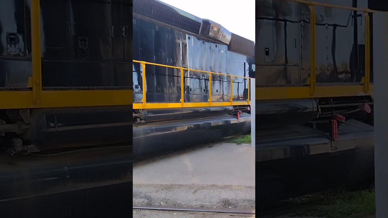 Watco. Texas Coastal Bend Railroad. Spotting boxcars. 4/12/2024