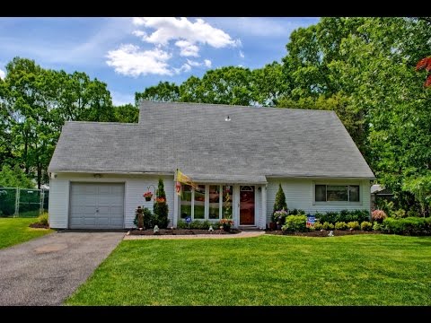 4 Haiti Lane, Coram, NY home video tour