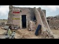 Living Alone In Pakistan Desert Cholistan | Desert Old Culture Mud House | Old And Alone In Desert