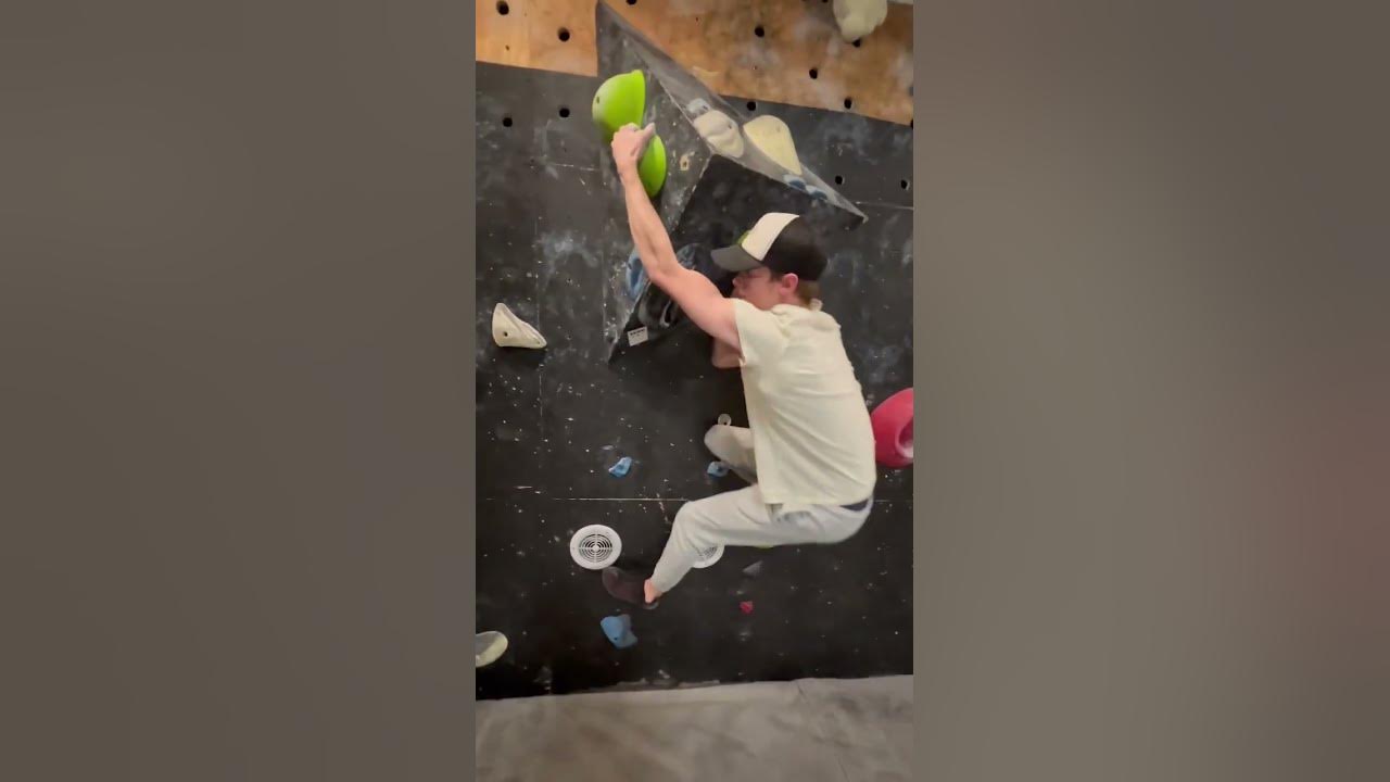  HARD CLIMB FROM SEPTEMBERS CLIMBING COMP v5 in my opinion 