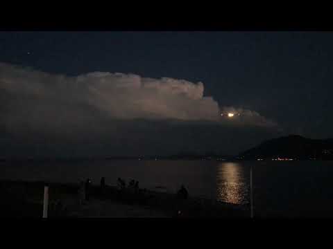 OMG! Plane lands in Corfu, avoiding severe summer thunderstorm