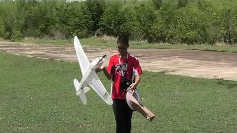 Foam built RC Curtiss P-40 Warhawk - from FlightTest plans - the first flight!