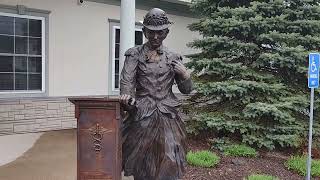 The only female Medal of honor recipient Dr. Mary Edwards Walker, her Story and her grave.