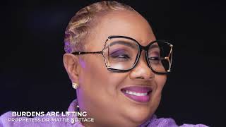 Video thumbnail of "BURDENS ARE LIFTING (LIVE) | PROPHETESS MATTIE NOTTAGE"