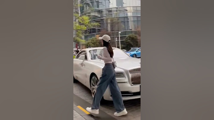 Em gái nữ chủ tịch đi xe siêu sang Rolls-Royce đậm chất mùi tiền