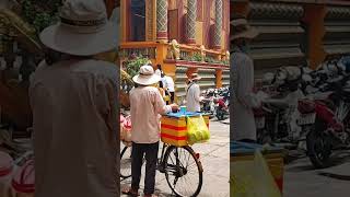 បុណ្យភ្ជុំបិណ្ឌ Lễ hội Pchum Ben