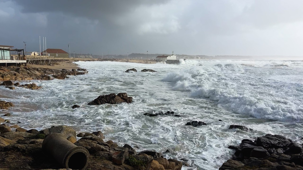 Ocean Waves for Sleep | Black Screen | 10 Hours (Fades to Dark)