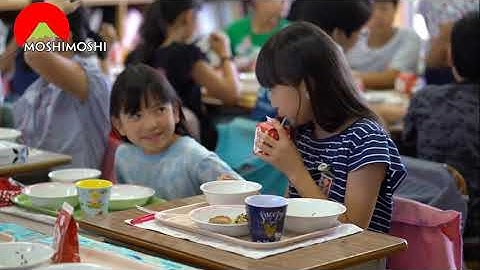 Bất ngờ trước bữa ăn trưa của học sinh Nhật rất đáng để học hỏi .