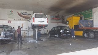 Автомойка, и замена масла в Кувейте
