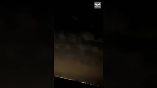 مقطع يوثق لحظة اعتراض «التحالف» صاروخًا أطلقته ميليشيا الحوثي باتجاه الرياض