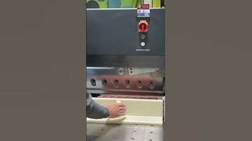 Cutting into a new week ✂️ Happy Monday! Youromega.com