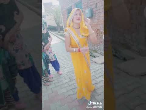  Desi bhabhi sexy dance in village tiktok