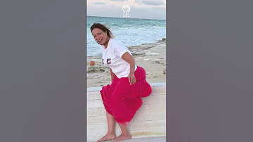 ليلى علوى تتعرض لموقف محرج أما البحر في الساحل 