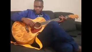 Songqongqo udlala intambo