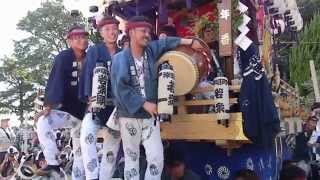 20110918－50　八幡神社で三軒町を待つ神明町の山車と若衆と神功皇后.
