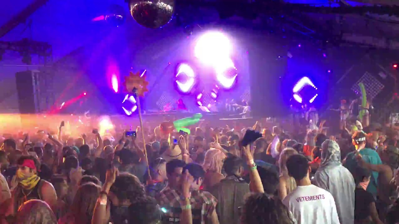 Walker and Royce (Escapade set) HARD Summer 2018 (HD) YouTube