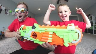 FATHER SON NERF CHAINSAW BLASTER! / The Brainsaw