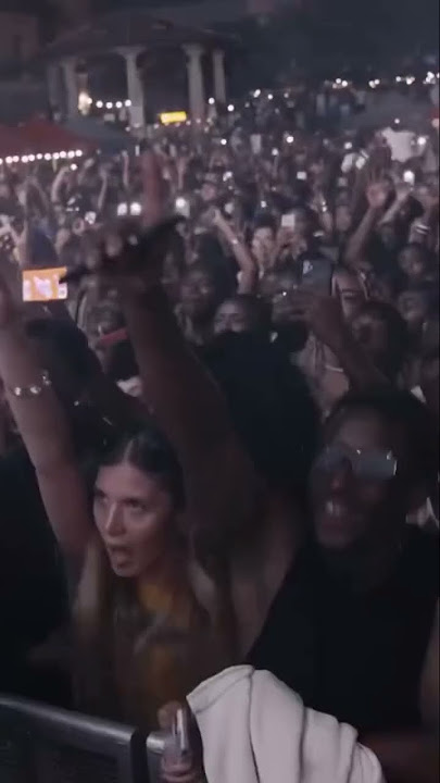 Rema performing “OZEBA” in Barcelona, Spain 🇪🇸🦇