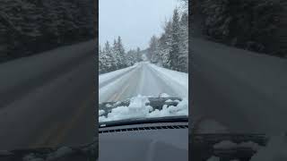 Kar Yağışı Altında Araba Sürüşü