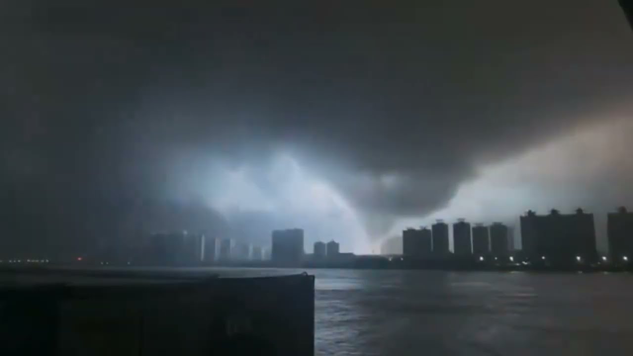 Multivortex Tornado in Ezhou, Hubei, China - Jul. 6, 2026 - YouTube