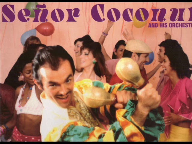 Mira SENOR COCONUT - Smoke on the water Cha Cha en YouTube Mira SENOR COCONUT - Smoke on the water Cha Cha en YouTube