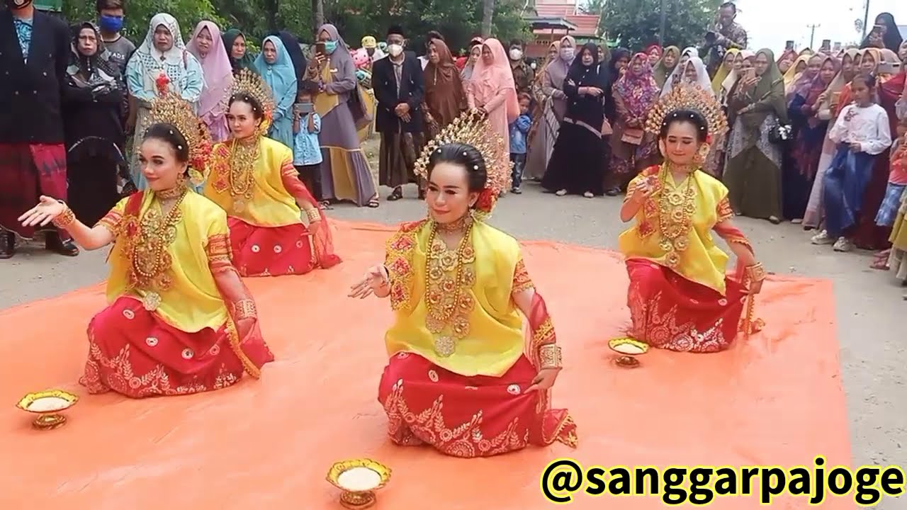 Tari Paddupa Cipt. Andi Nurhani Sapada / Tari Tradisional Sulawesi Selatan / Penari Sanggar Pajoge