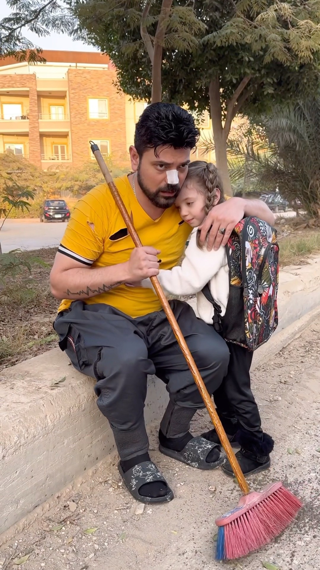 حاولت اهانه عامل النظافة ولكن
