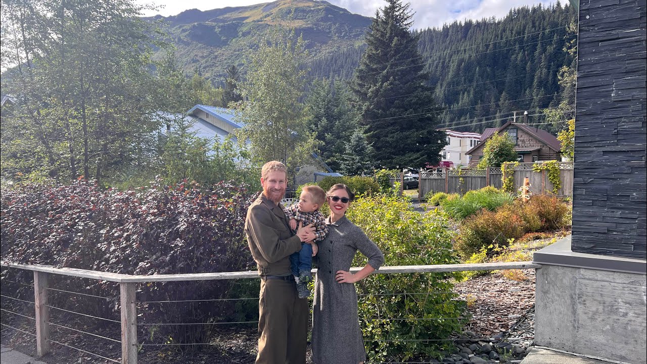 Семья Эдвардс покидает Сьюард на зиму, направляясь на семейное ранчо.