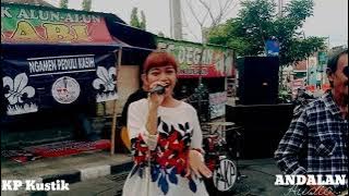 Download lagu Don't Worry, Adinda KP Kustik Ngamen Peduli Kasih CFD Alun-alun Bojonegoro Minggu 07-07-2024