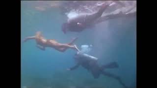 Beautiful Underwater Girl save diver and fight with Girl