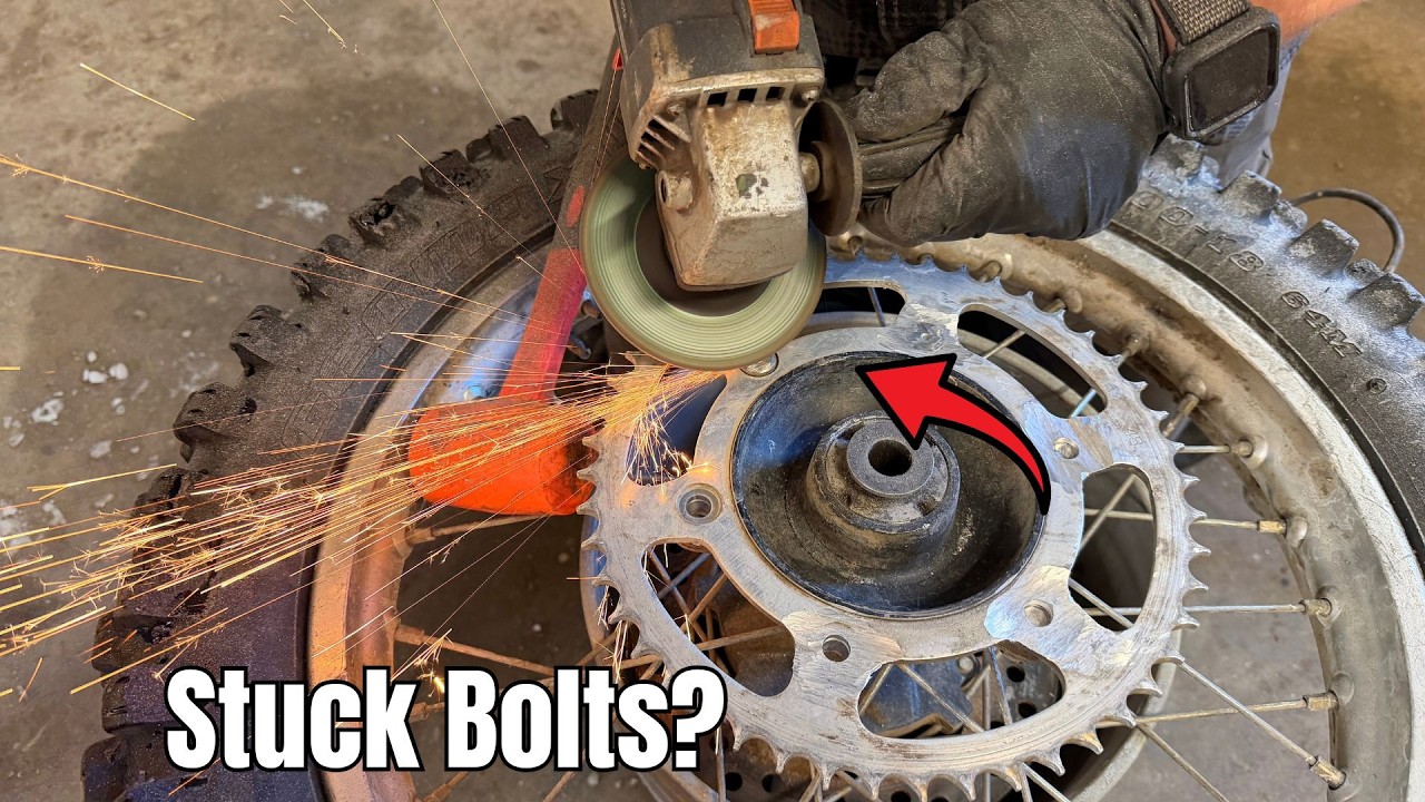 Fixing Vintage Bikes l 93 XR250R Pt1 ⎸ Rusty Stuck Bolts