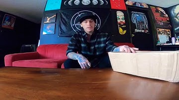 Slipknot Corey Taylor Mask Unboxing IOWA READING FESTIVAL 2002