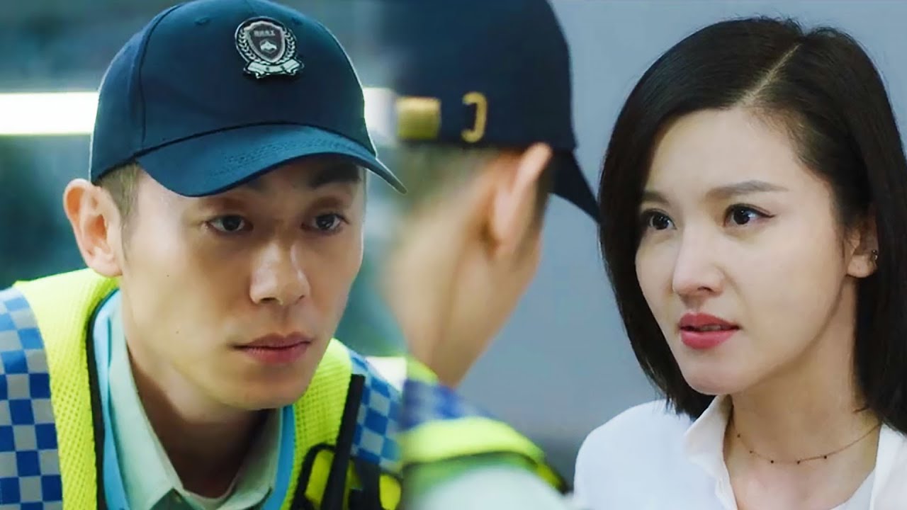 Мужчина-миллиардера - охранник её компании! Она завалена работой, он играет в будке