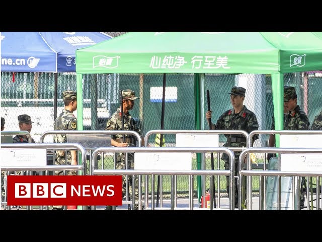 Hong Kong: British consulate staffer 'detained at China border' - BBC News